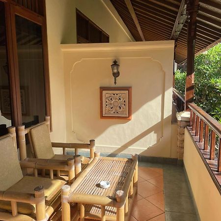 Yulia 1 Bed & Breakfast Sanur  Bagian luar foto