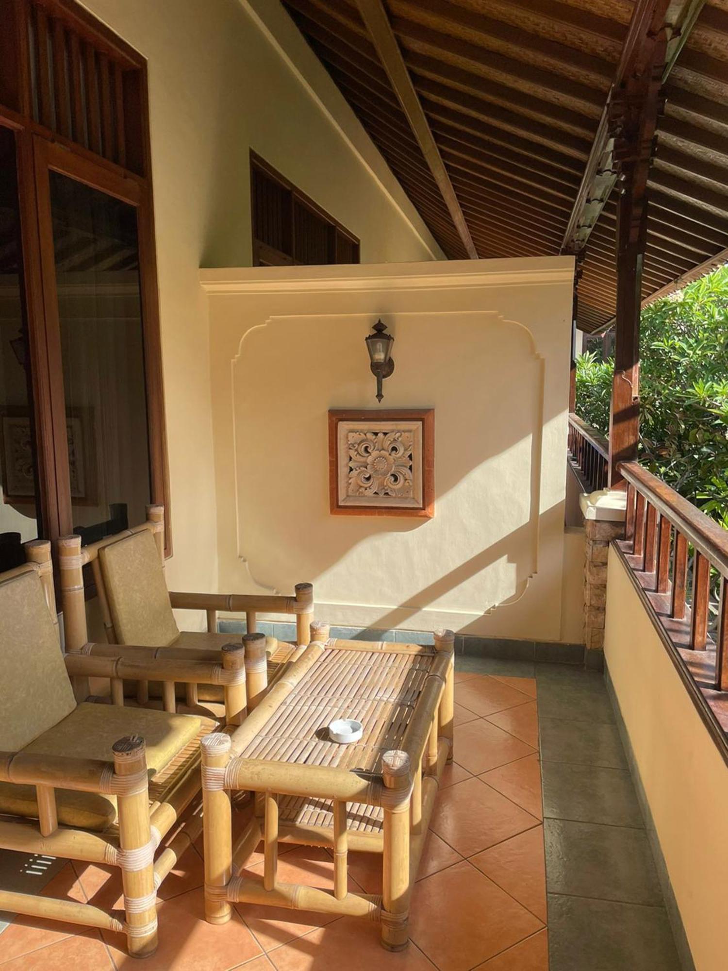 Yulia 1 Bed & Breakfast Sanur  Bagian luar foto
