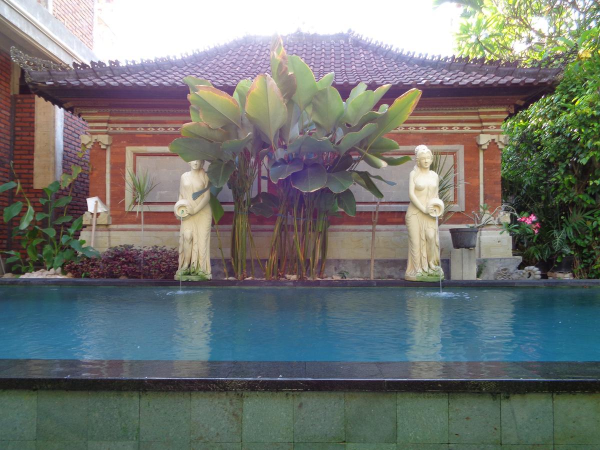 Yulia 1 Bed & Breakfast Sanur  Bagian luar foto