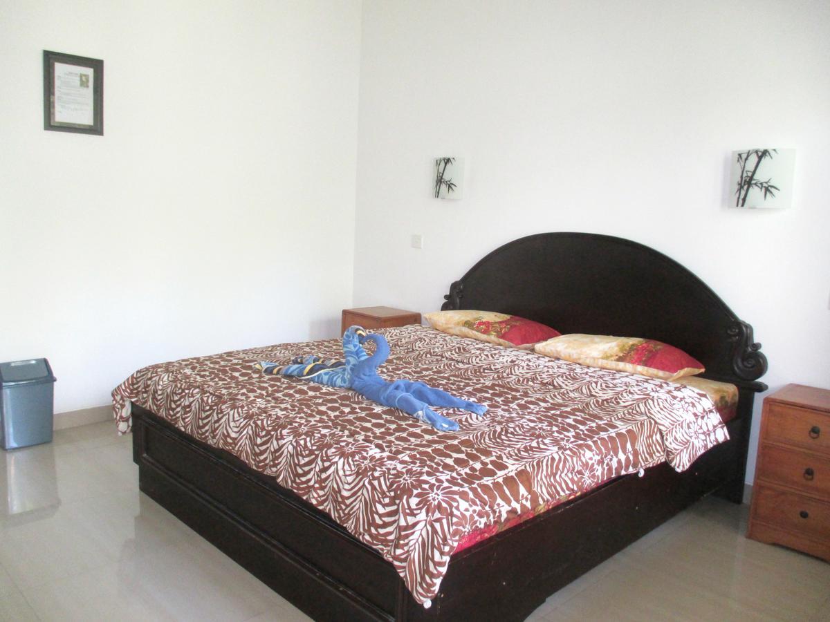 Yulia 1 Bed & Breakfast Sanur  Bagian luar foto