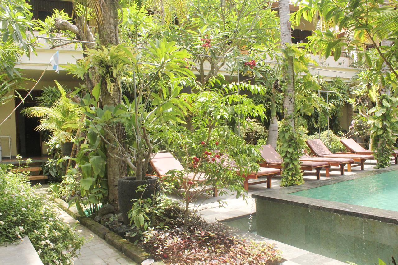 Yulia 1 Bed & Breakfast Sanur  Bagian luar foto