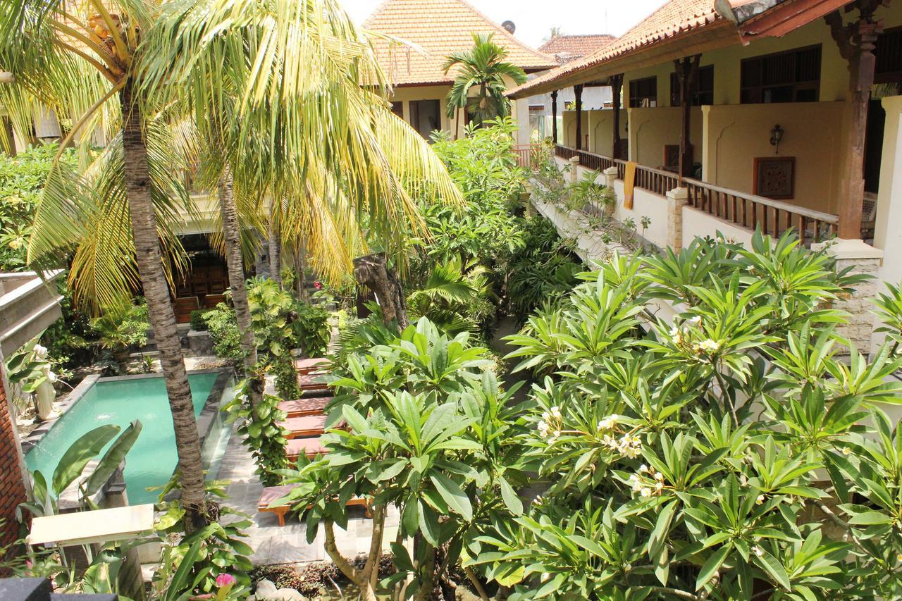 Yulia 1 Bed & Breakfast Sanur  Bagian luar foto