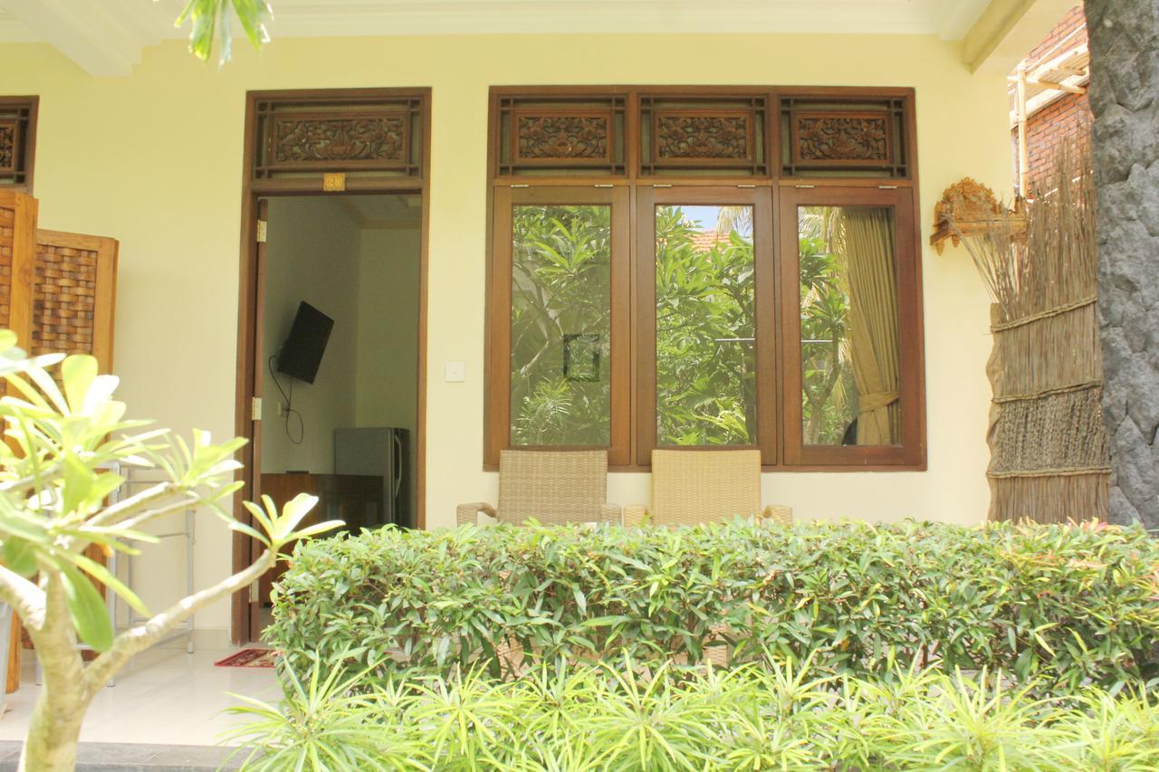 Yulia 1 Bed & Breakfast Sanur  Bagian luar foto