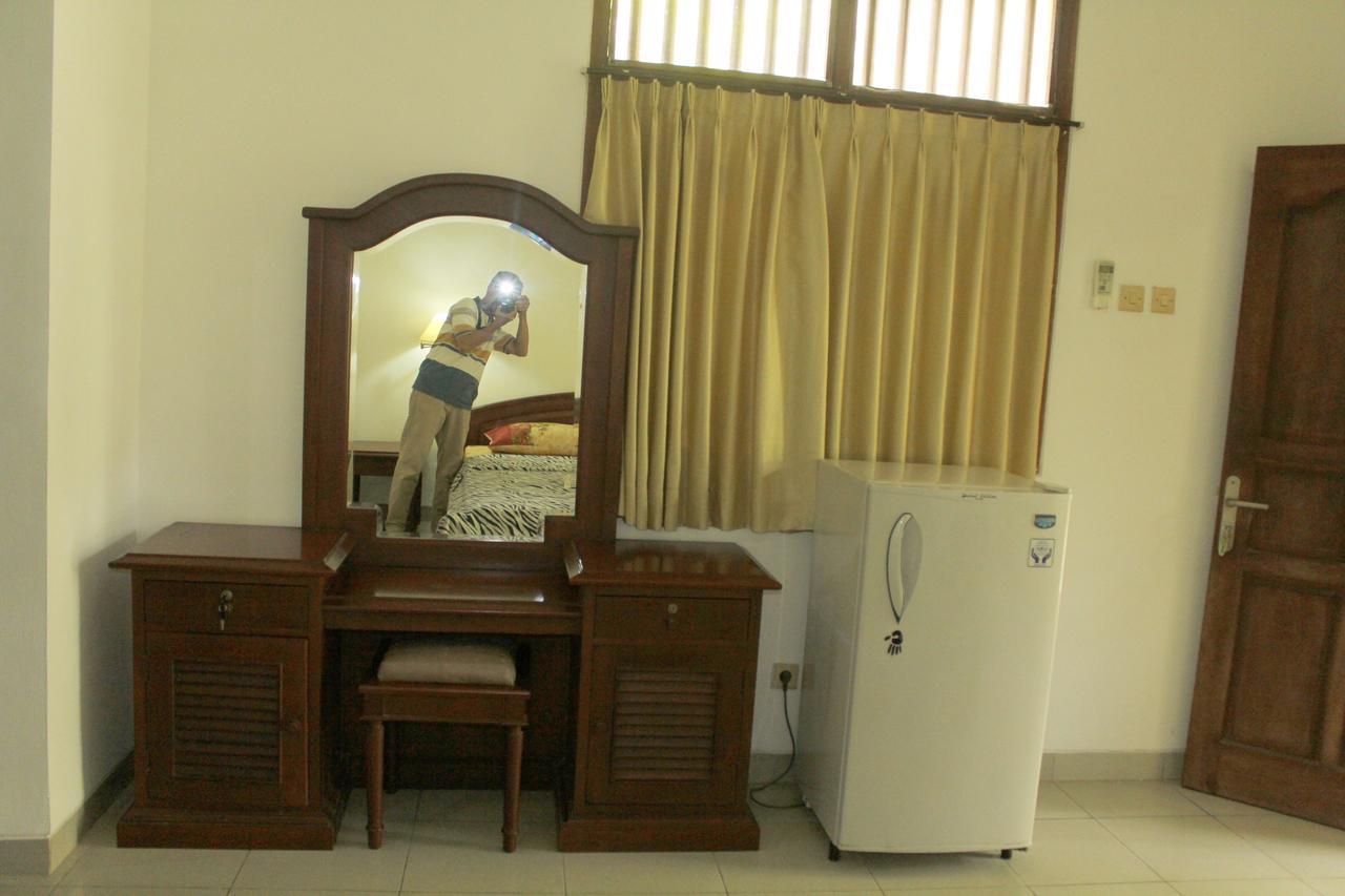 Yulia 1 Bed & Breakfast Sanur  Bagian luar foto