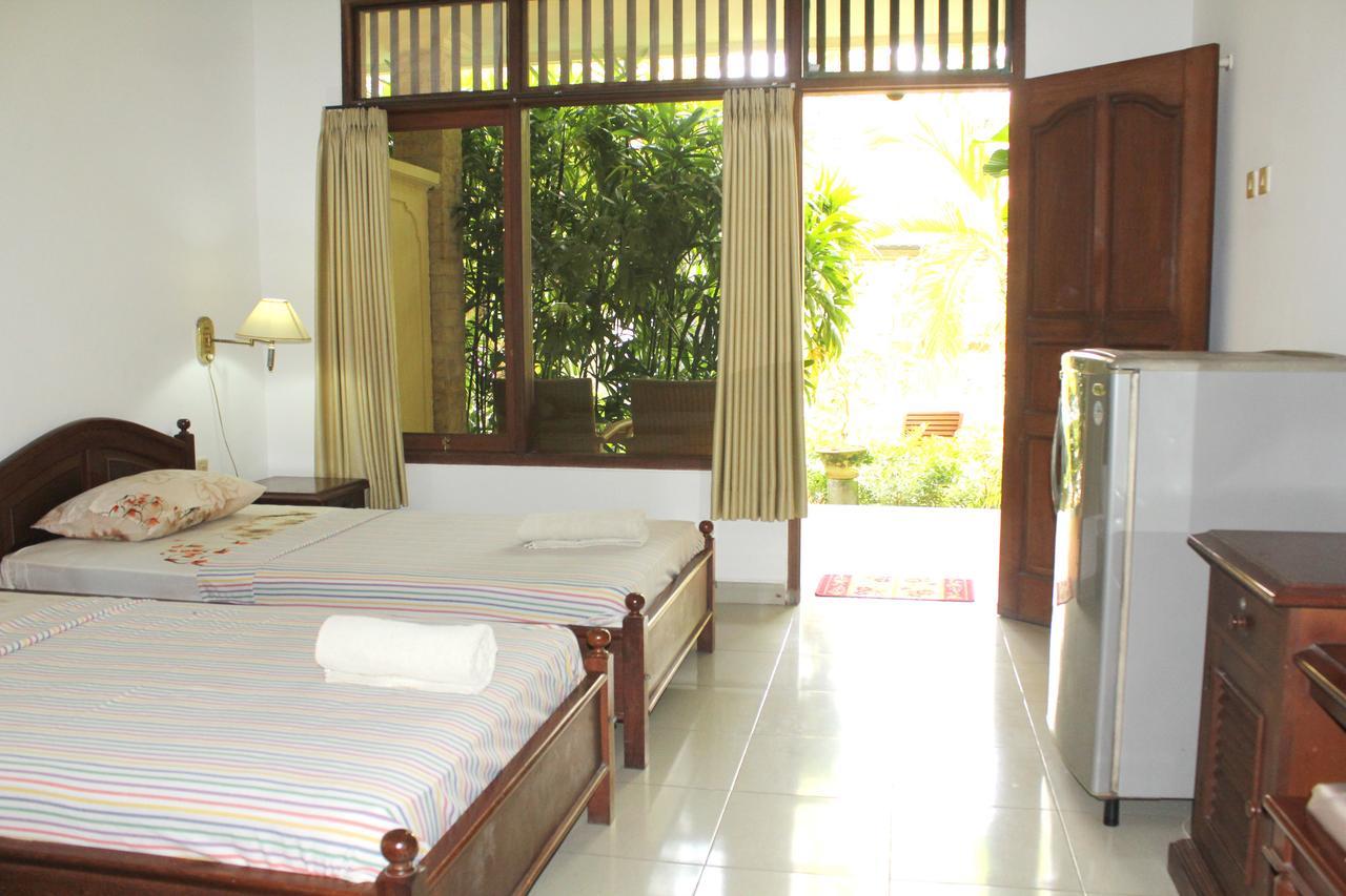 Yulia 1 Bed & Breakfast Sanur  Bagian luar foto