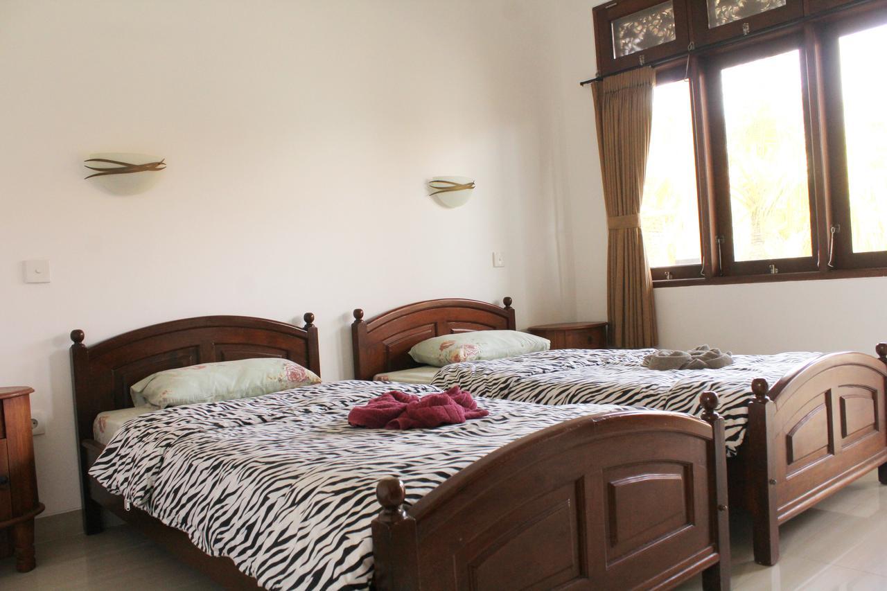 Yulia 1 Bed & Breakfast Sanur  Bagian luar foto
