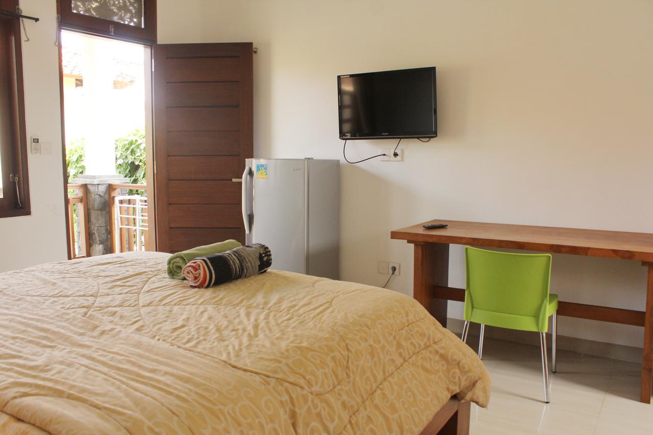 Yulia 1 Bed & Breakfast Sanur  Bagian luar foto