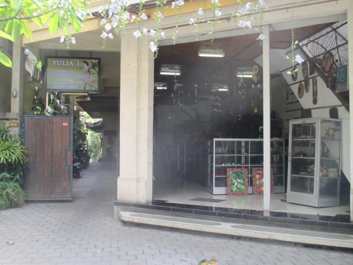 Yulia 1 Bed & Breakfast Sanur  Bagian luar foto
