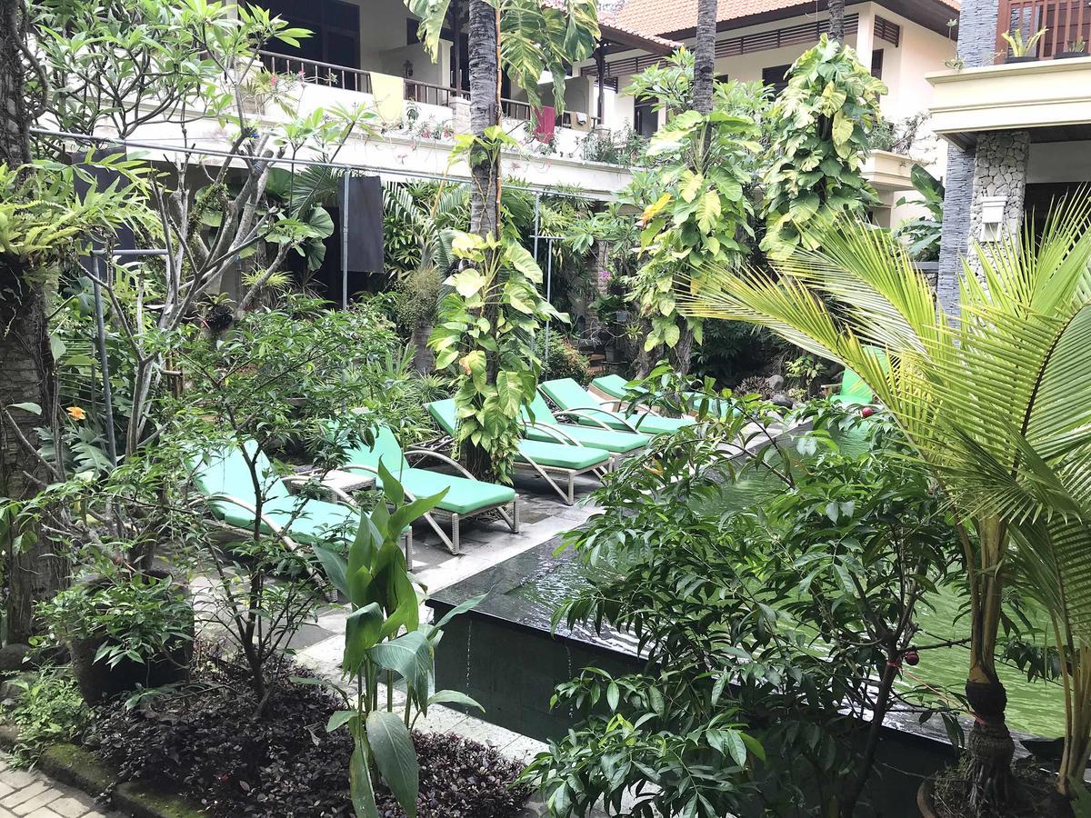 Yulia 1 Bed & Breakfast Sanur  Bagian luar foto